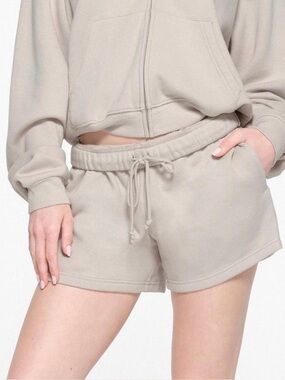 Skims cotton fleece classic shorts in stone size xs